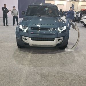 Meet your Posher, Eric